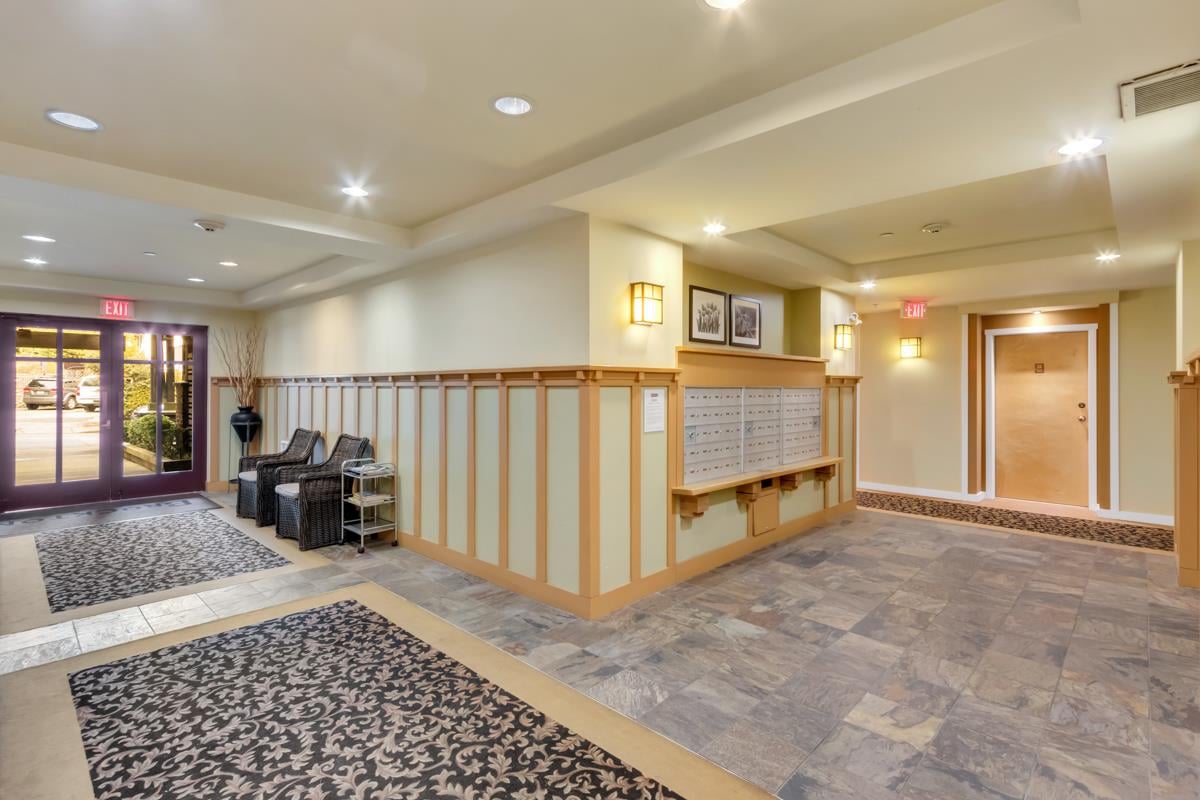 218-808 Sangster Pl