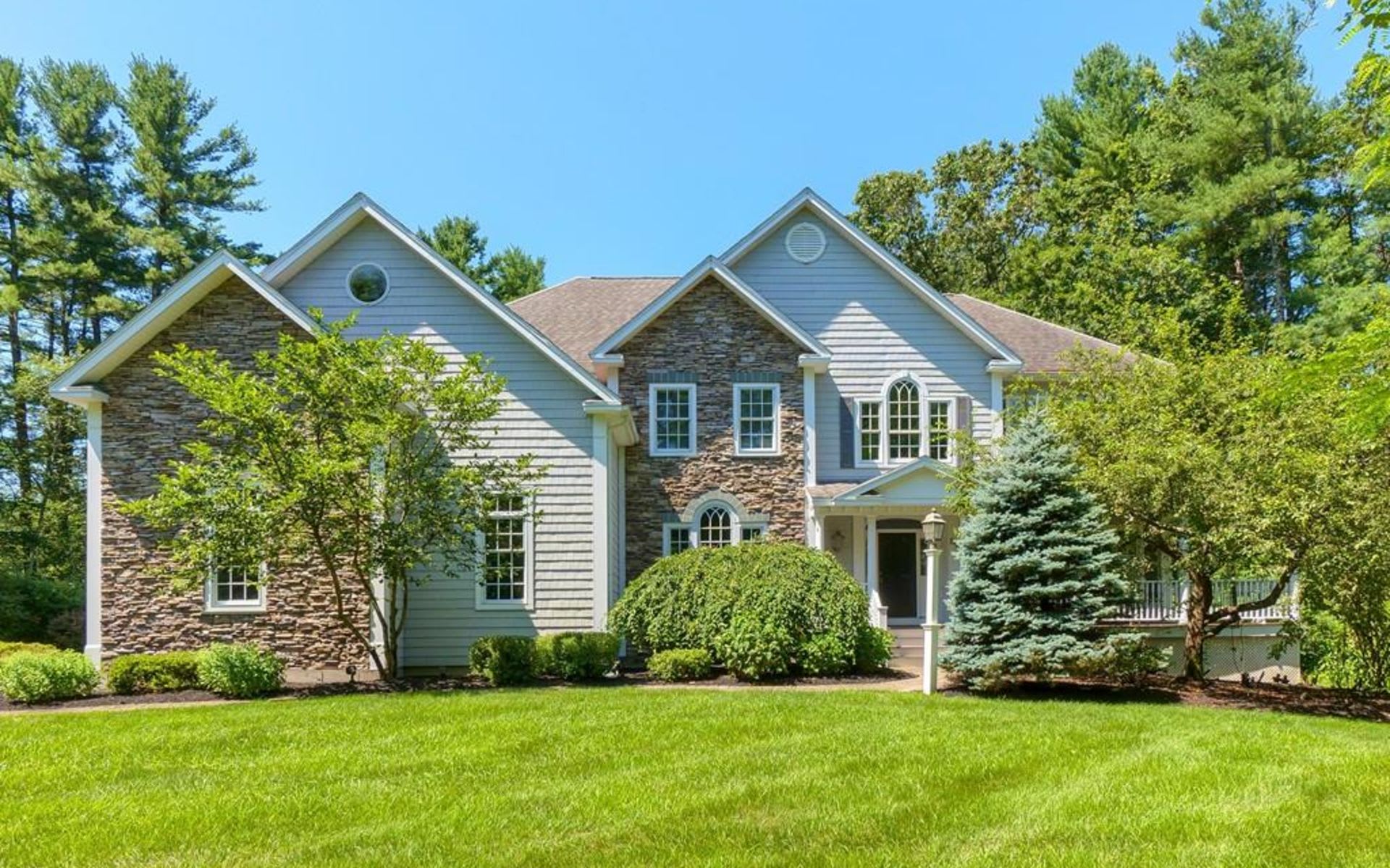 89 Davis Rd