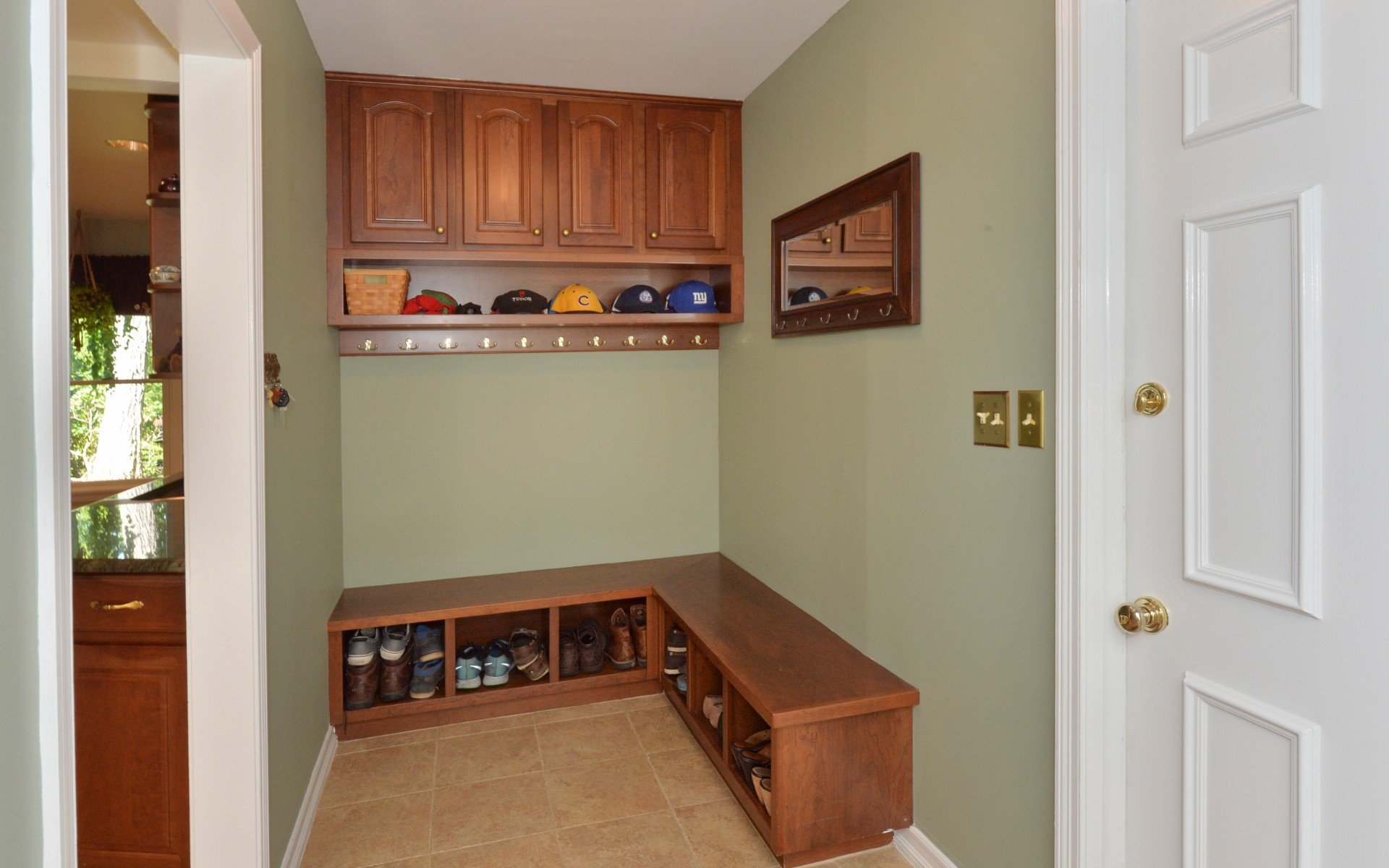 8 Anona Dr