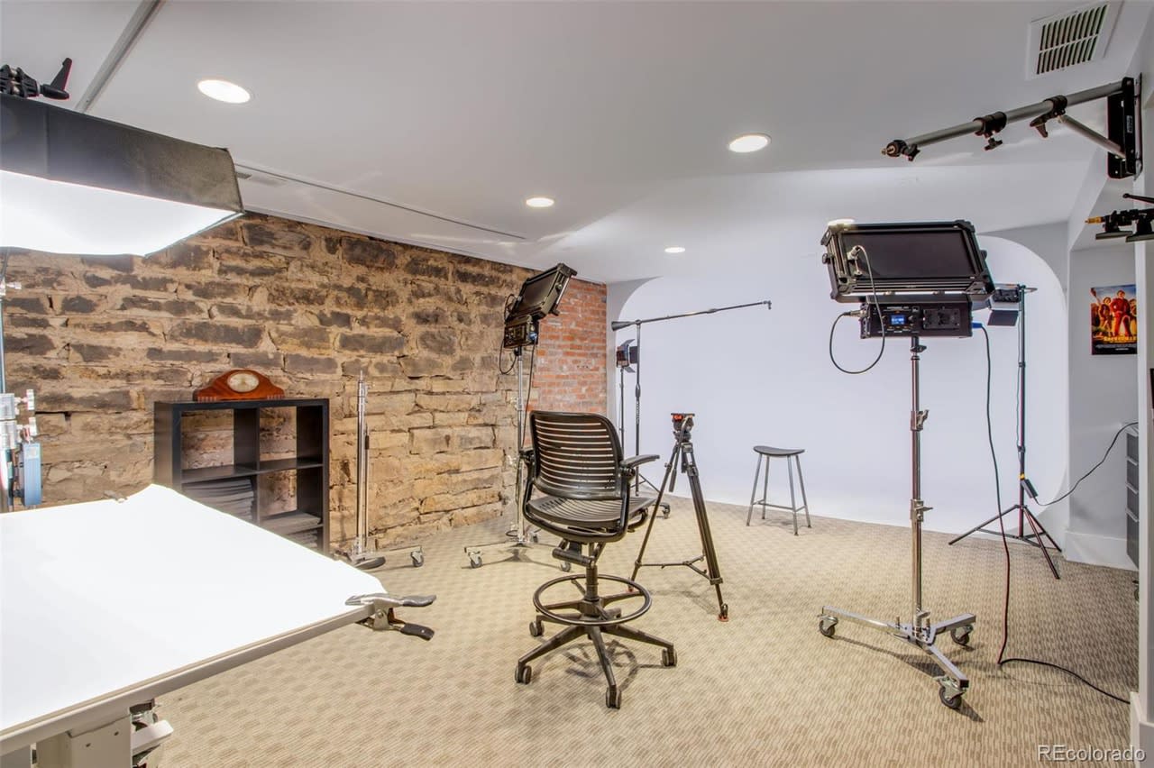 Prime Mixed Use Building: 922 8th Ave - $1.05M