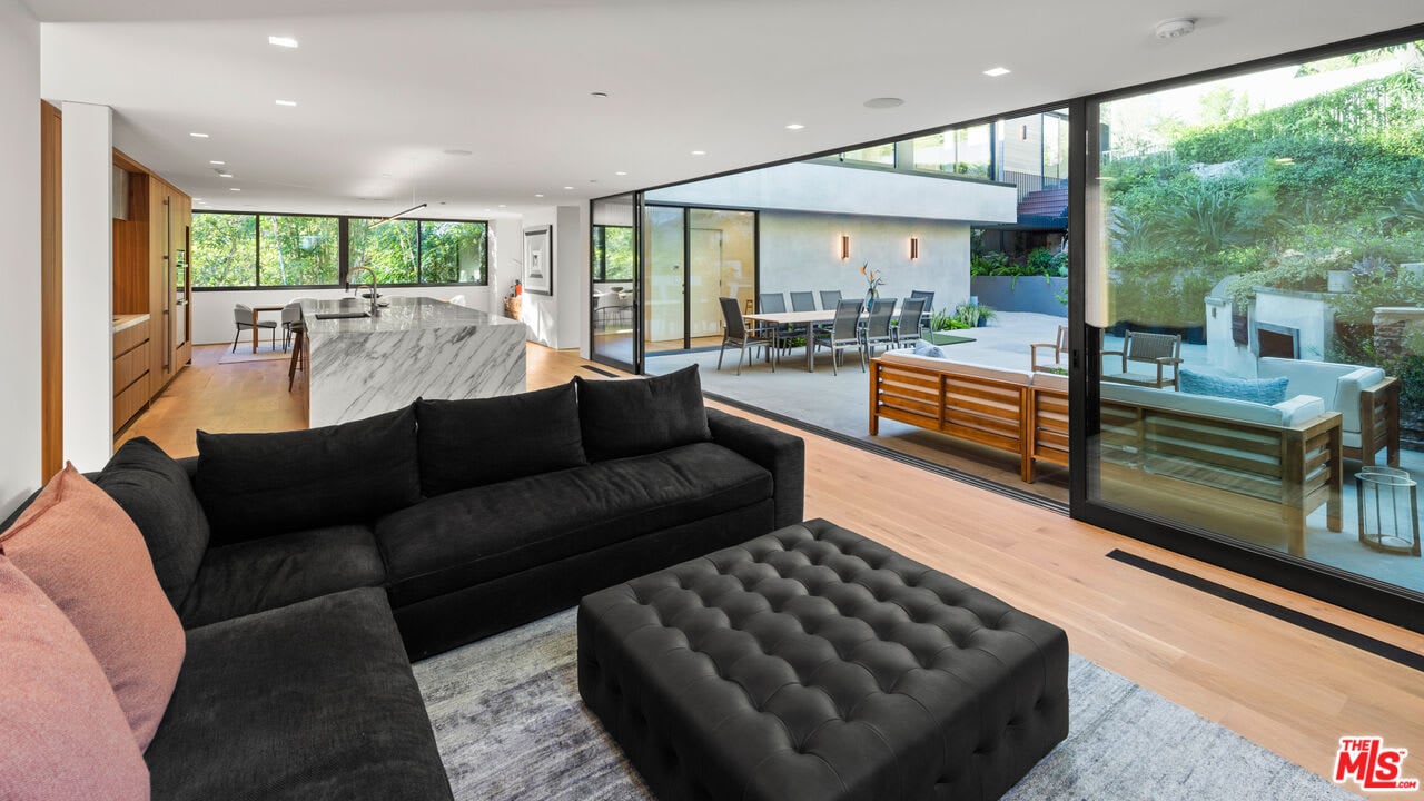 Luxe Oasis