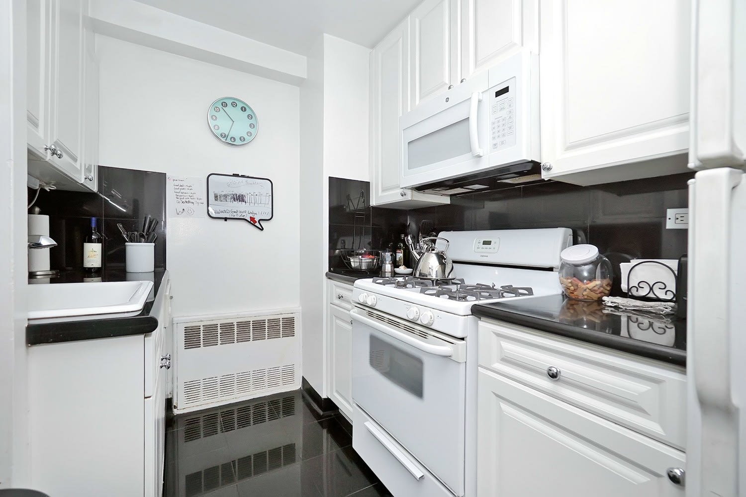 320 E 23rd St, Unit 2D