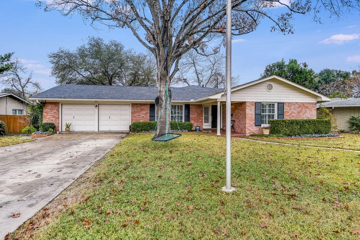 2915 Woodcrest Drive - Terrell Heights