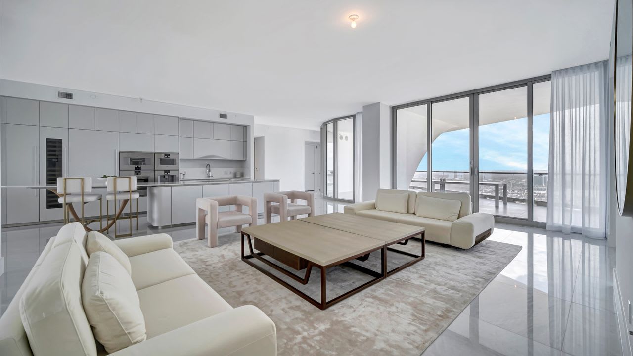 16901 Collins Ave, #5303