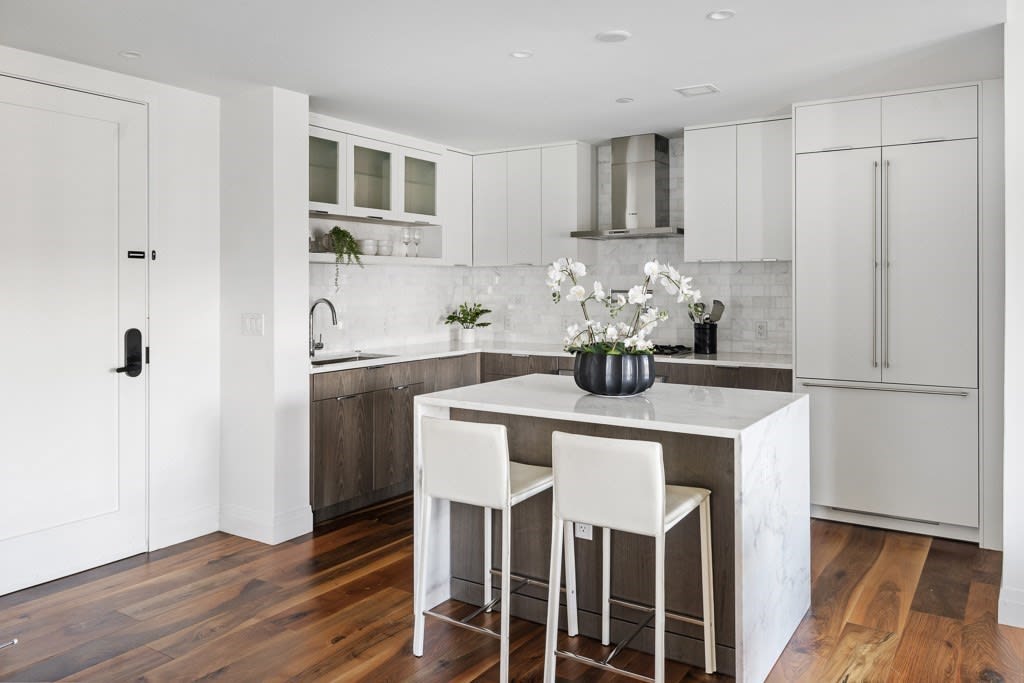 300 Pier 4 Blvd., Unit 2M