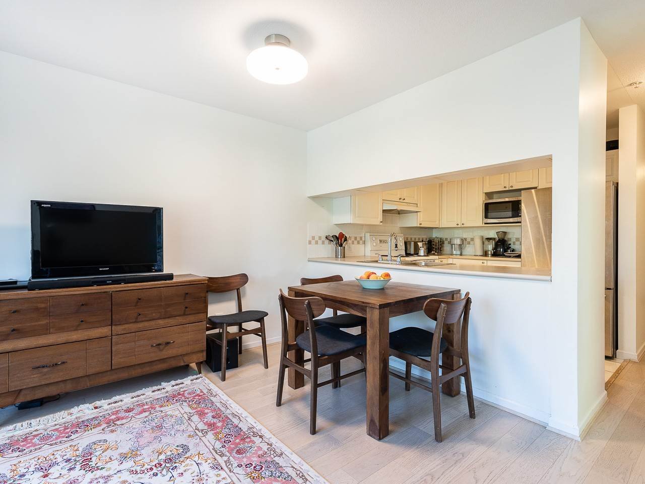 307-929 W 16th Ave
