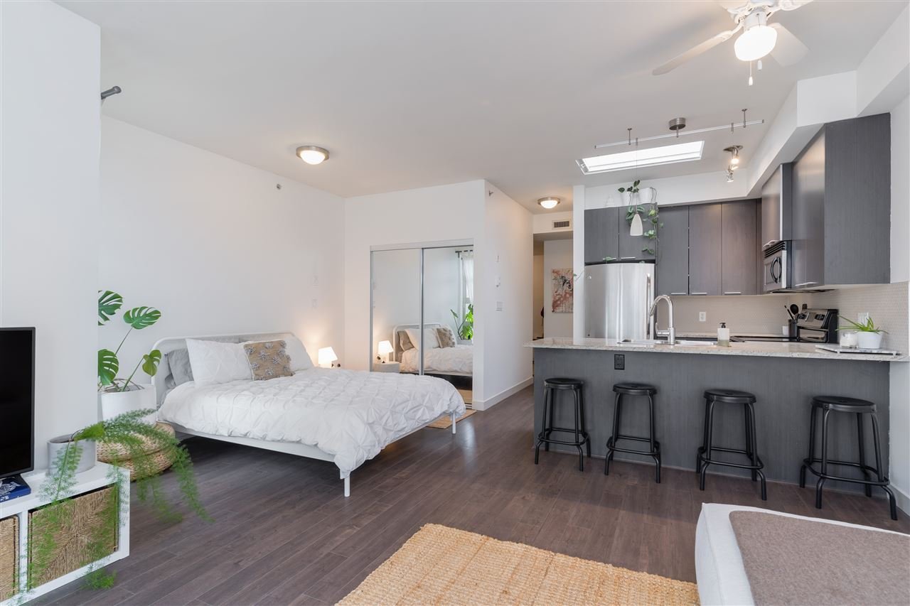 PH9-707 E 20th Ave