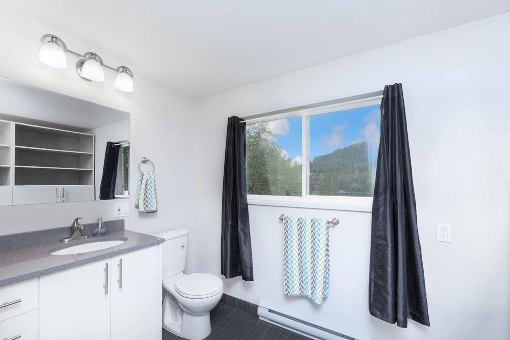 12815 Sunshine Coast Hwy