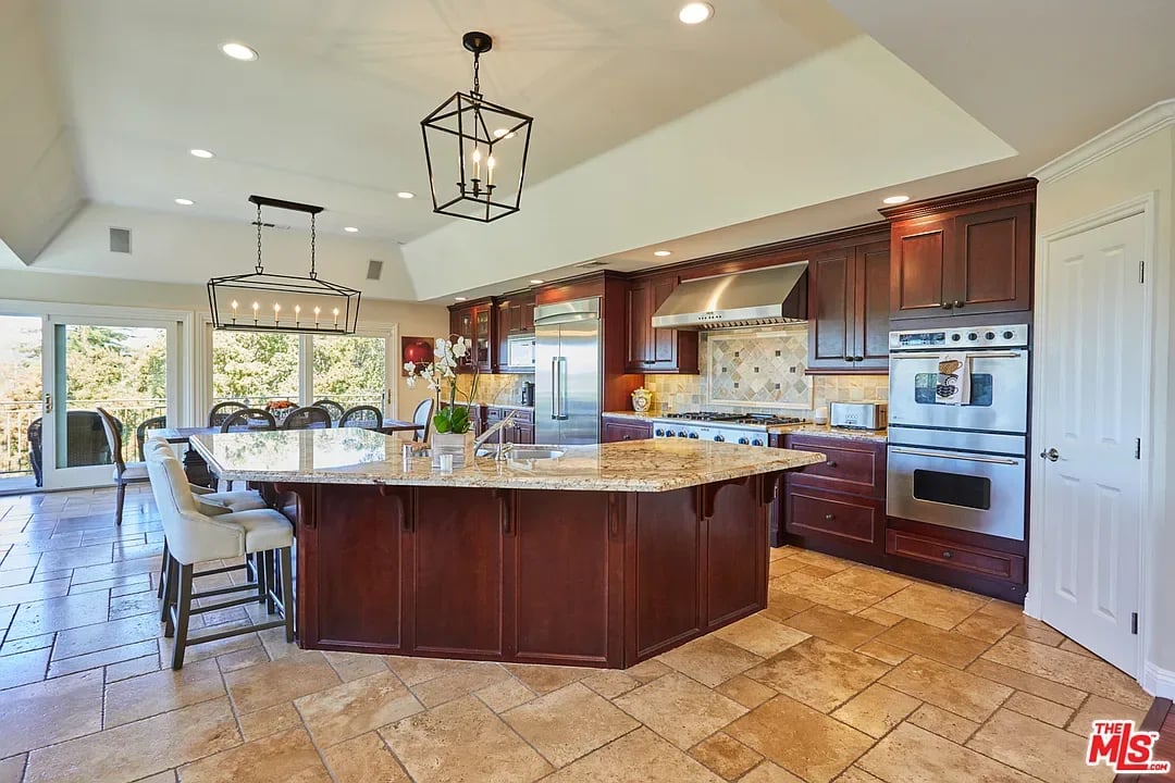 31716 Saddletree Dr