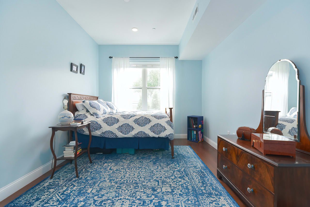 South Boston - Sunny 1 bed 1 bath w. Garage Parking & Central AC! July 15 or August 1!