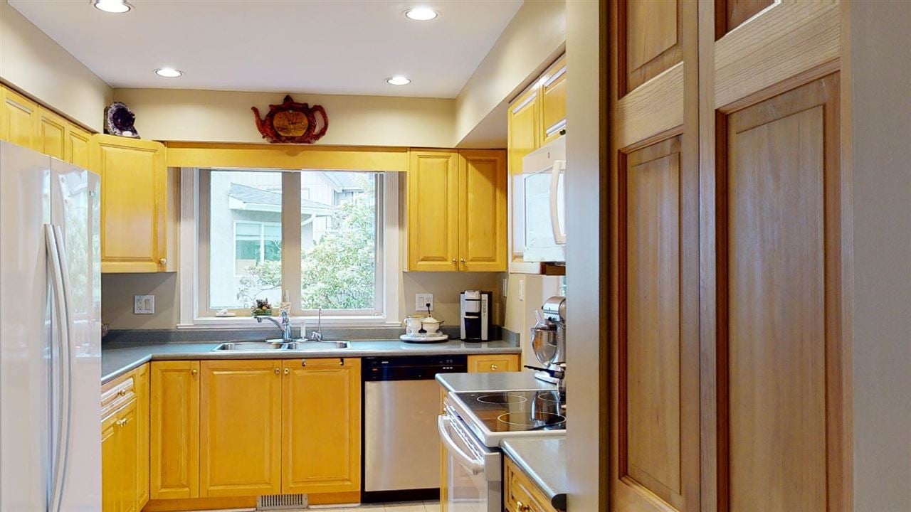 1020 Tantalus Pl