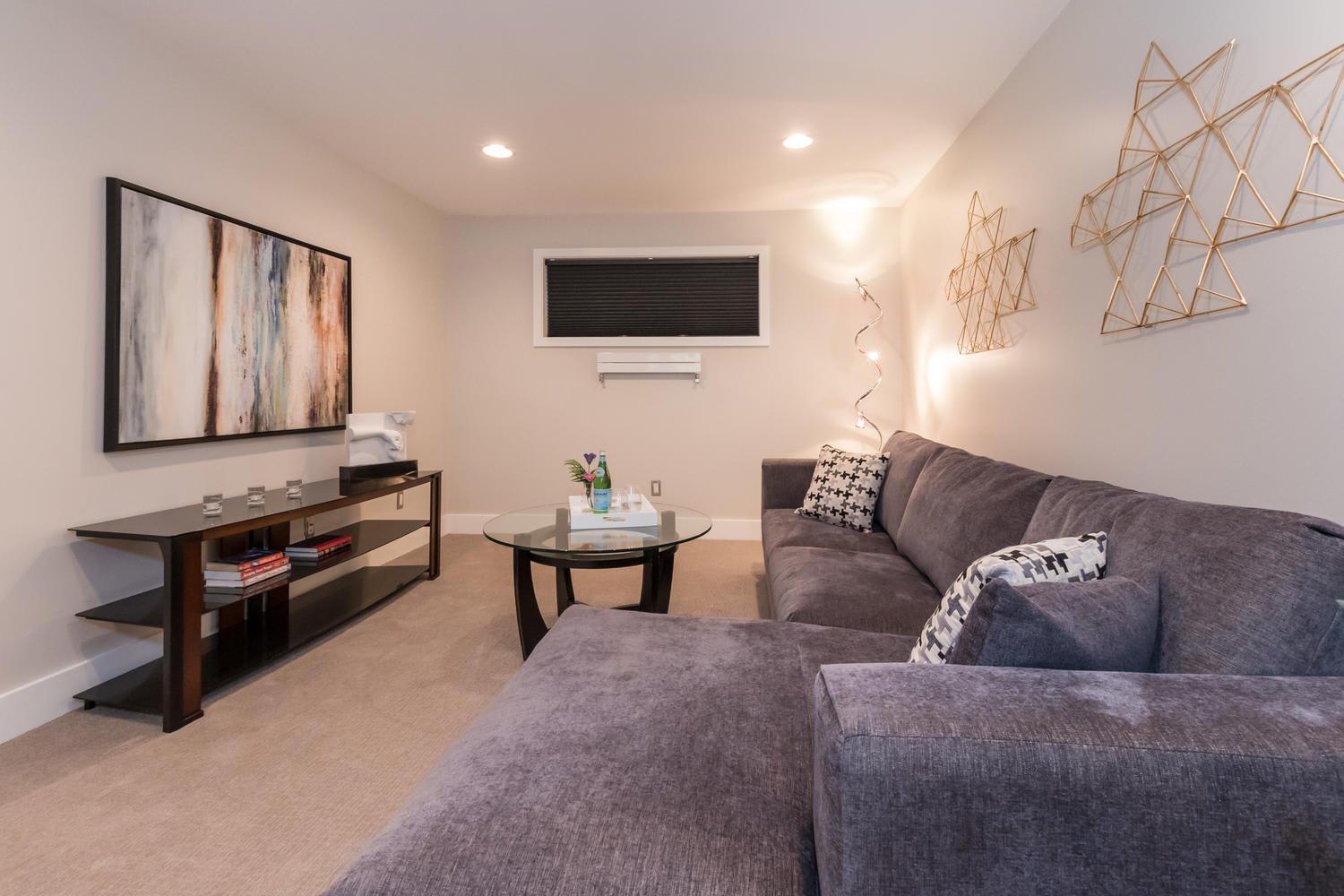 1010 Rosehill Dr