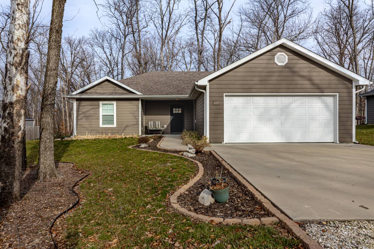 6077 E Locust Grove Dr