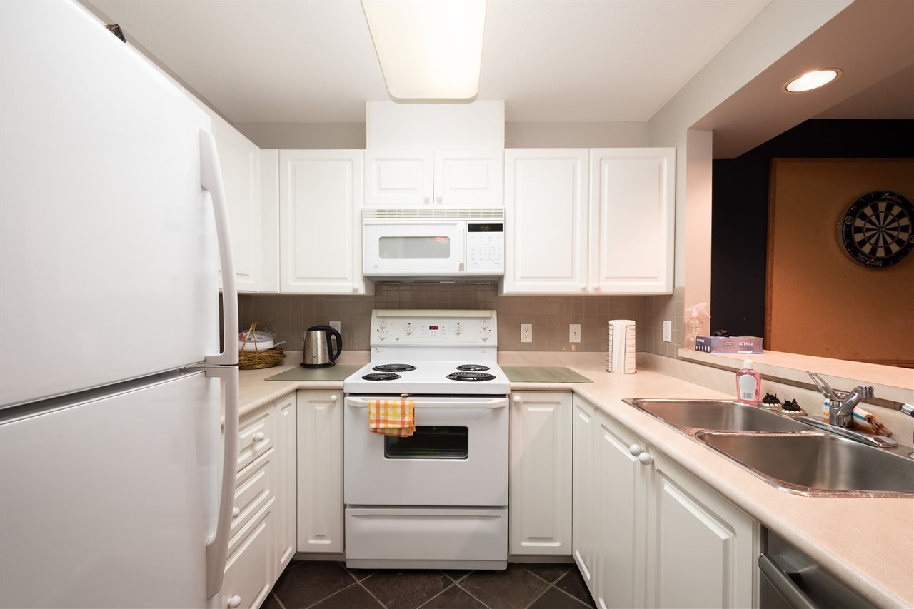 403-2059 Chesterfield Ave