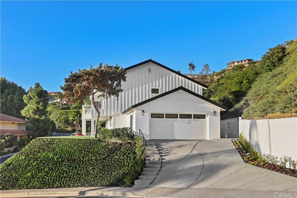 1219 Avenida Buena Suerte