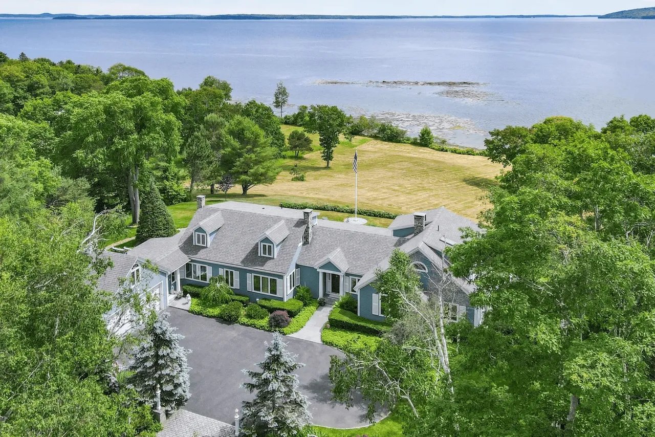 New Listing! 237 Searsport Avenue, Belfast, ME 04915 – $3,200,000