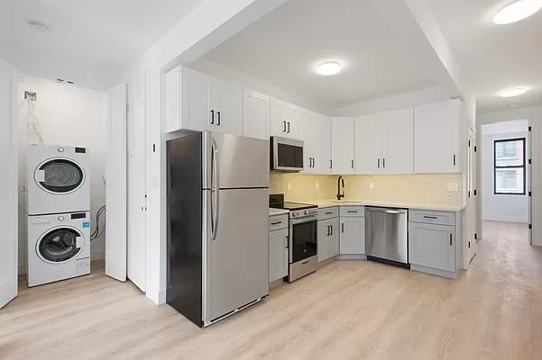 810 Grand Street Unit: 2L