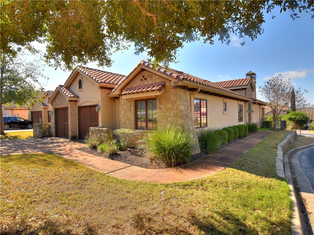 325 Jack Nicklaus Dr