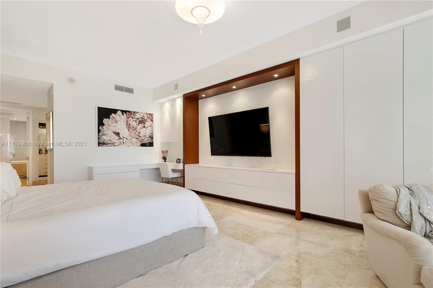 9705 Collins Ave, #1403N