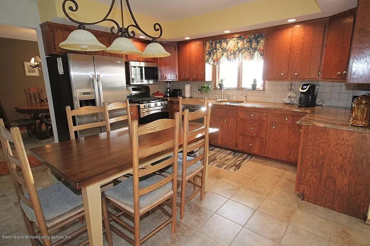 348 Todt Hill Rd