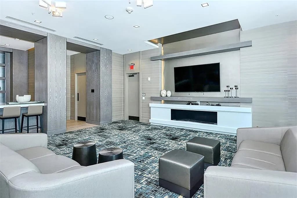111 S Pineapple Ave #507