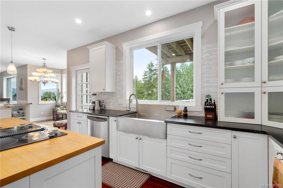2346 Rozon Rd, Mill Bay