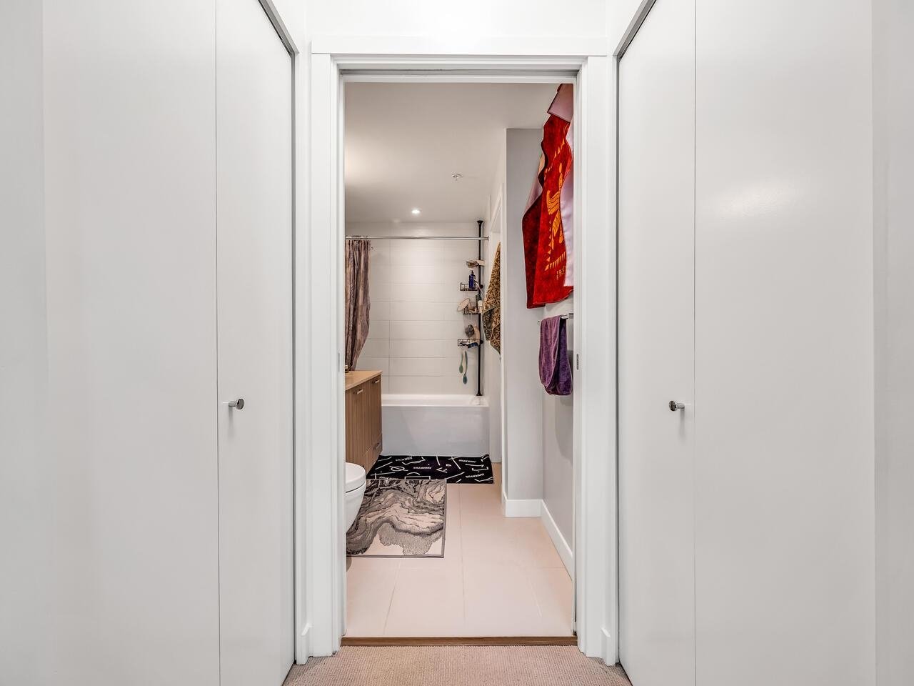 410-1061 Marine Dr