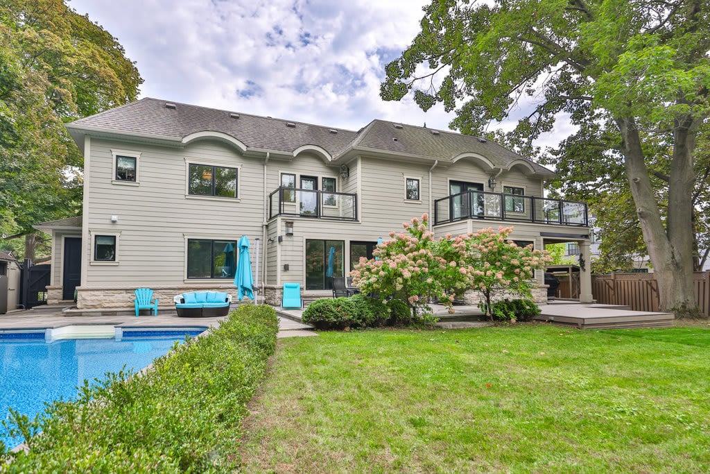2015 Elmhurst Avenue, Oakville