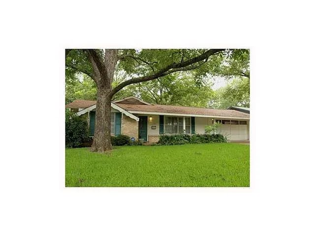 3201 Pinecrest Dr