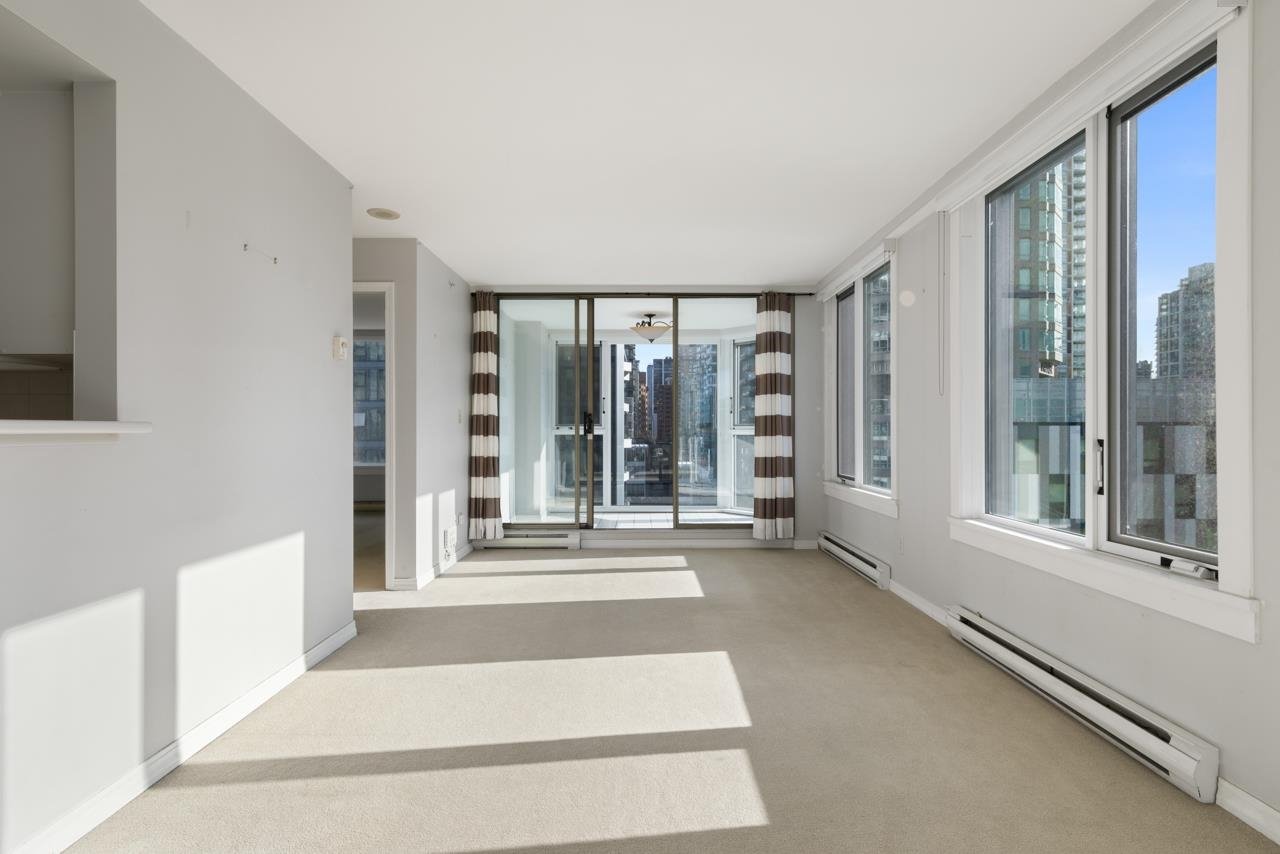 1003-888 Pacific St