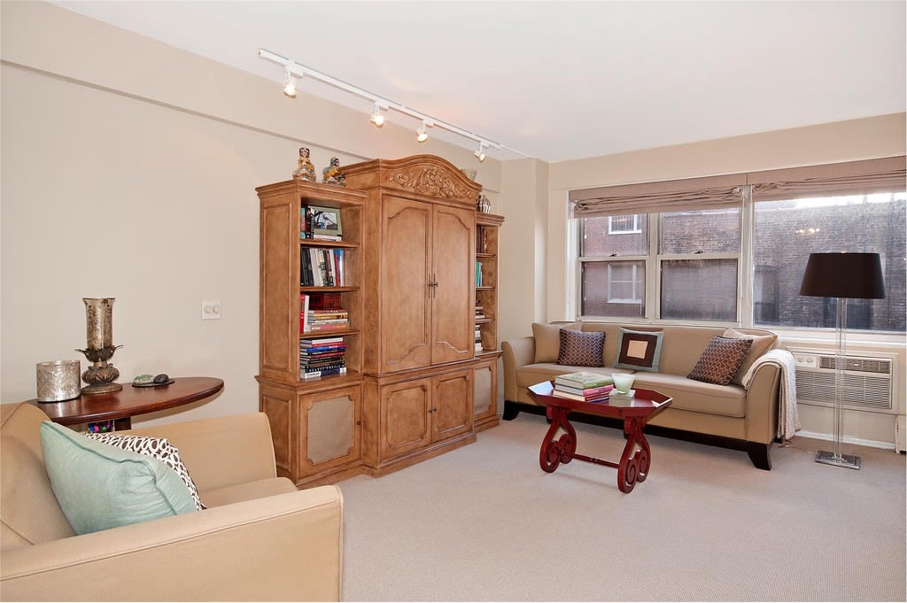 315 East 69th St, 6B