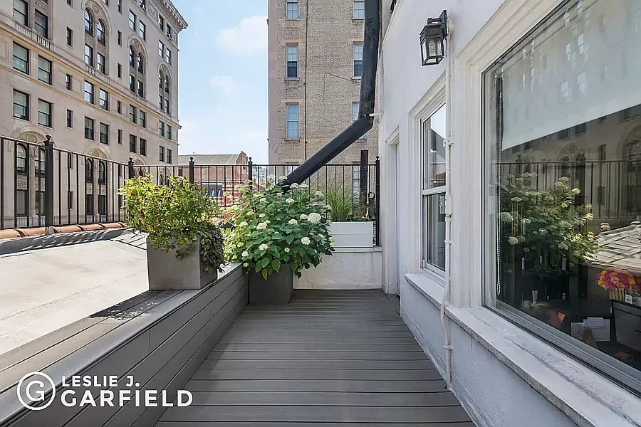 60 East 66th St