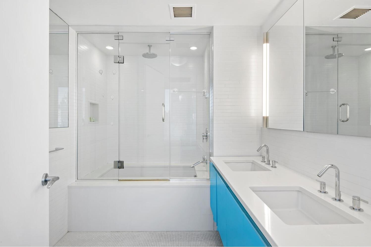 245 W 19th St, Unit PH3