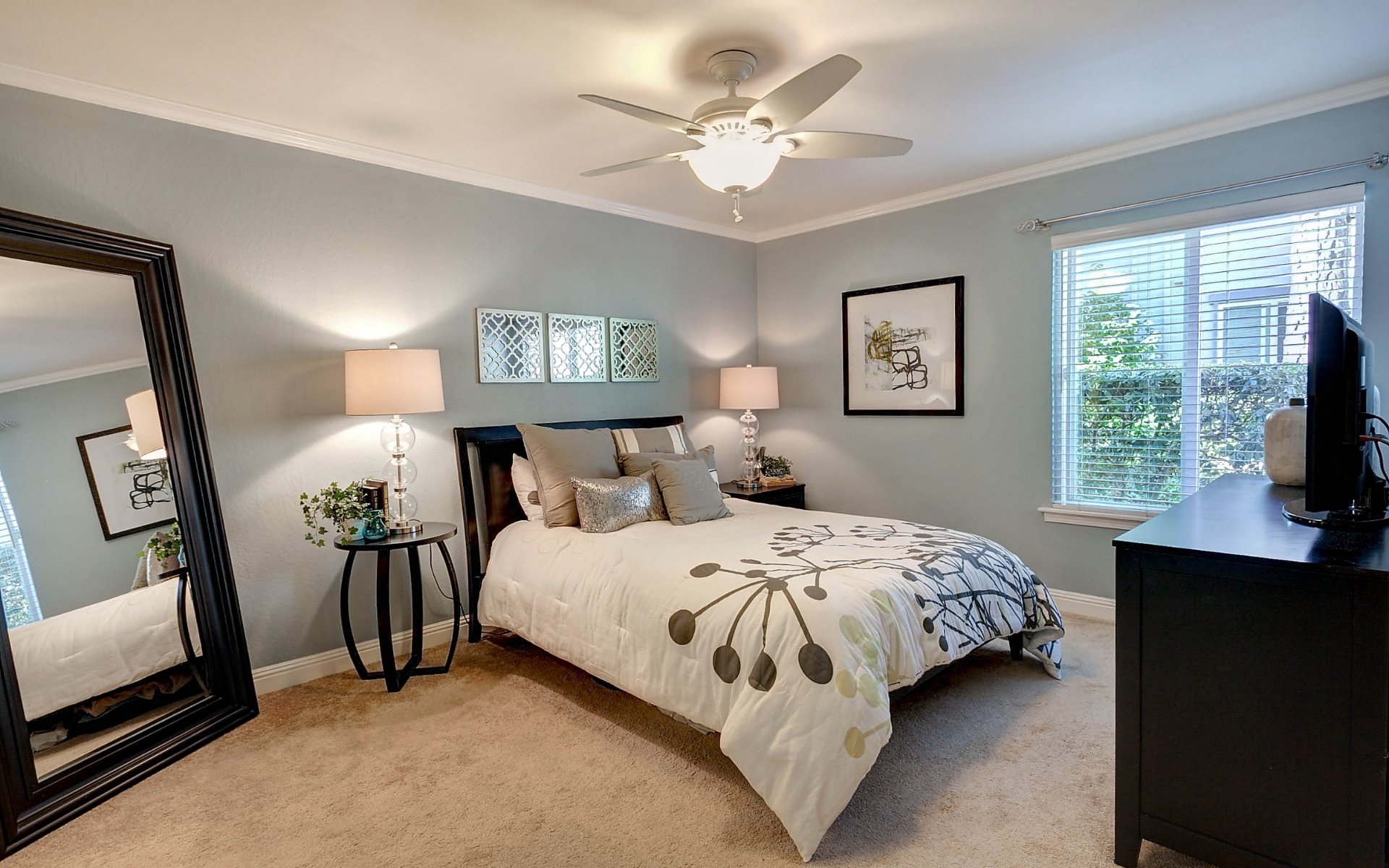2564 Walnut Blvd, #107