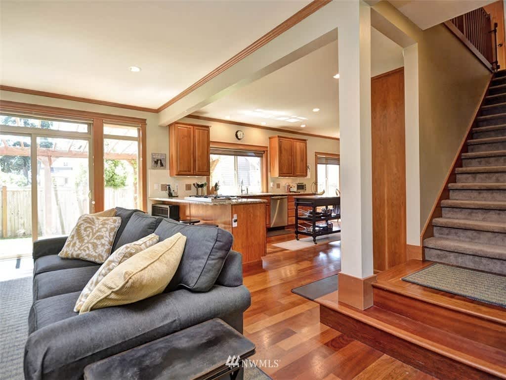 509 NW 195th St