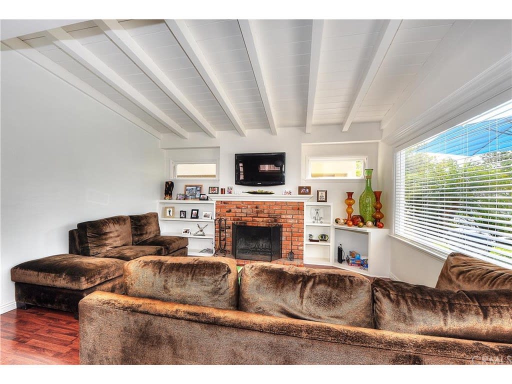 420 Poinsettia Ave
