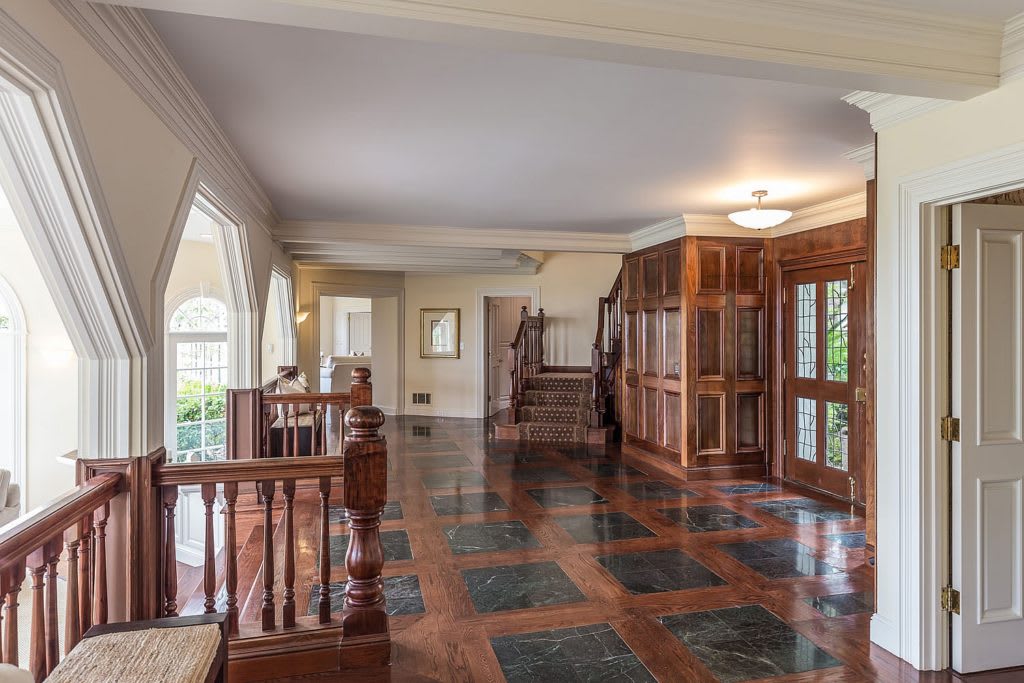 125 Lakeview Dr
