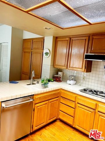 1049 Fairview Ave # 3
