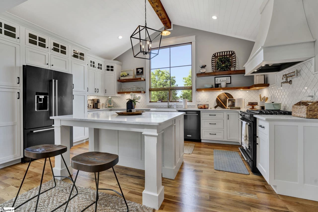 505 Mountain View Rd