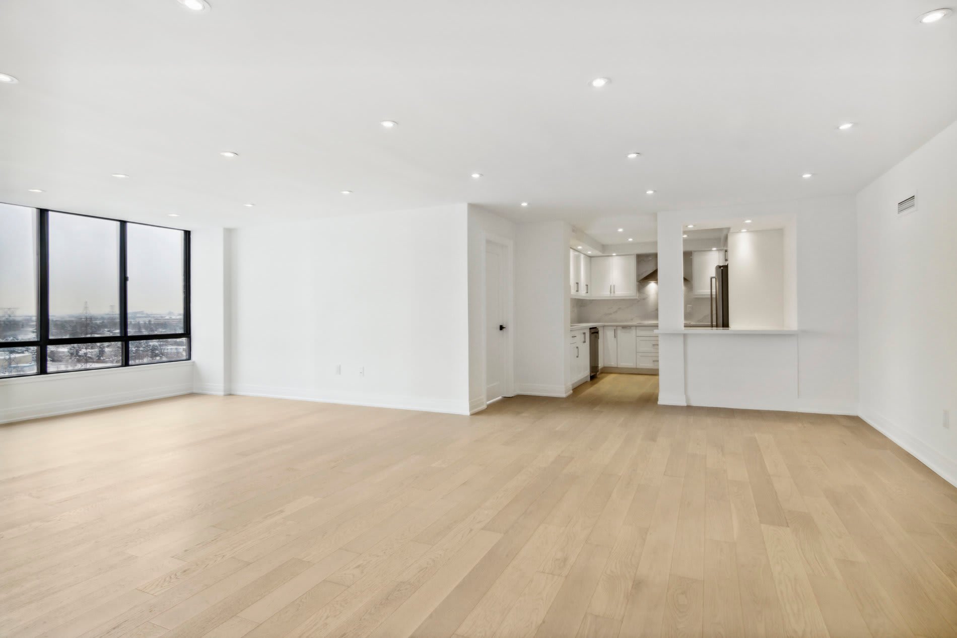 65 Skymark Drive #701