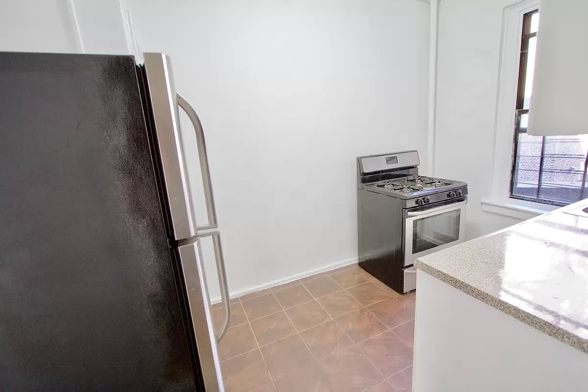 501 West 189th Street Unit: 2A