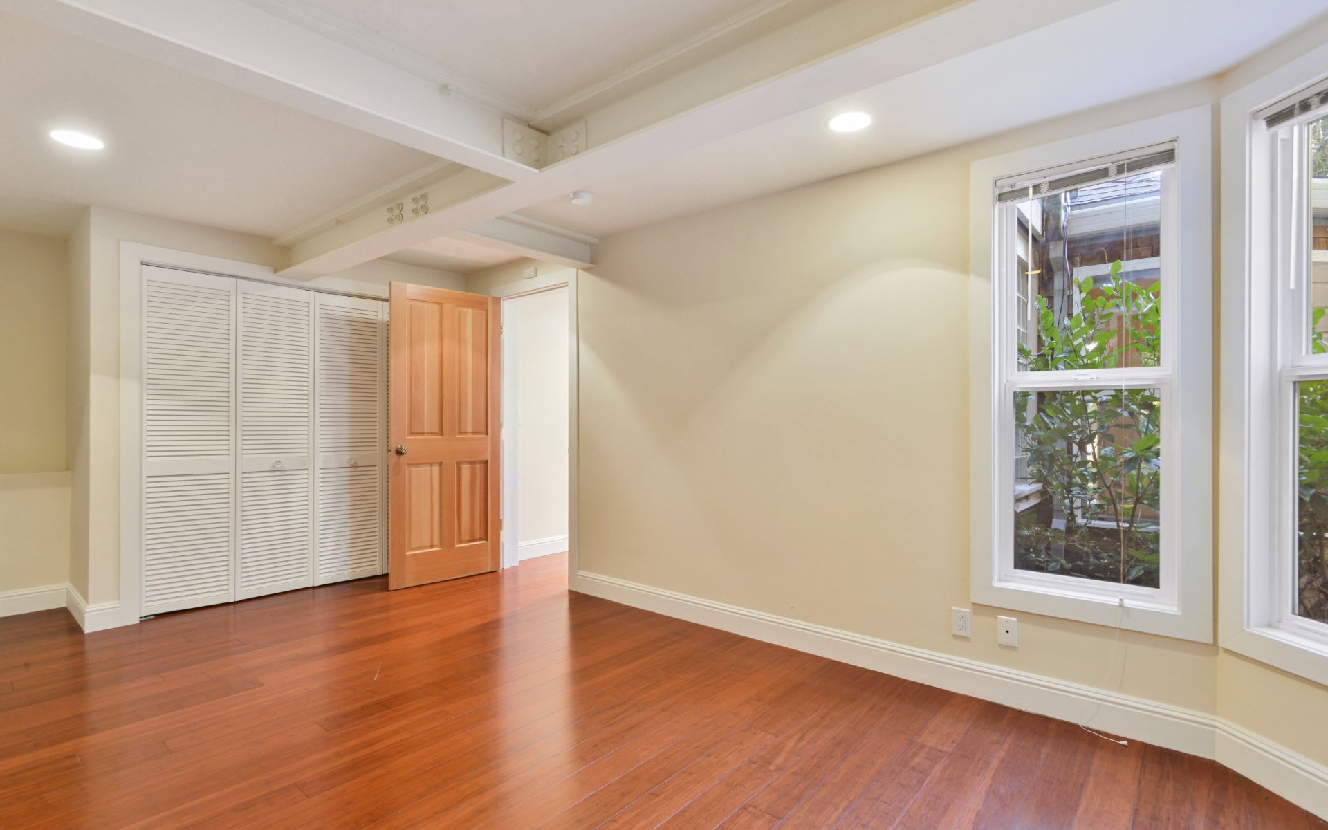 70-72 6th Ave