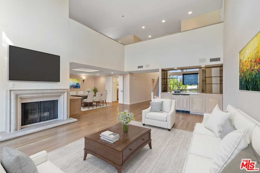 410 S Barrington Ave Apt 401