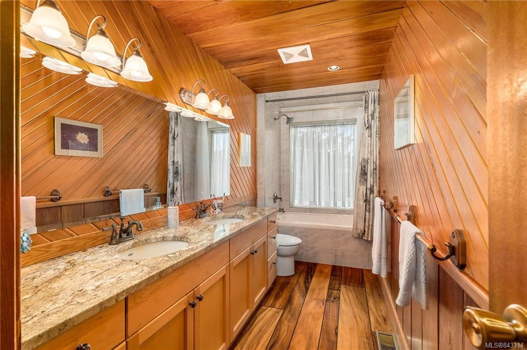 2482 Skedans Rd