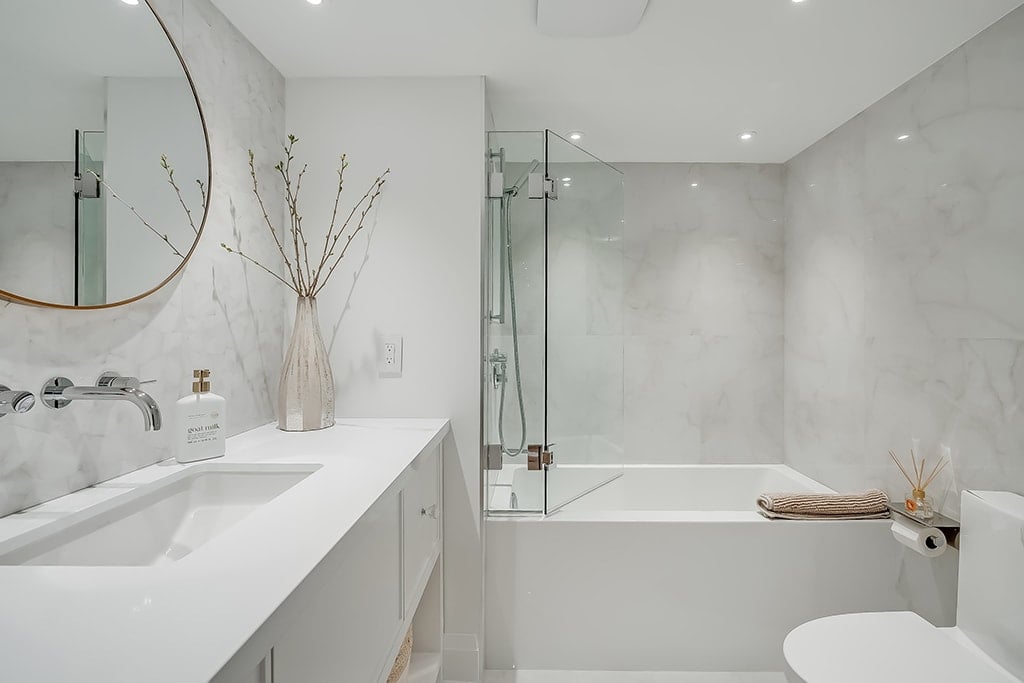 100 Lakeshore Road E Unit: 901
