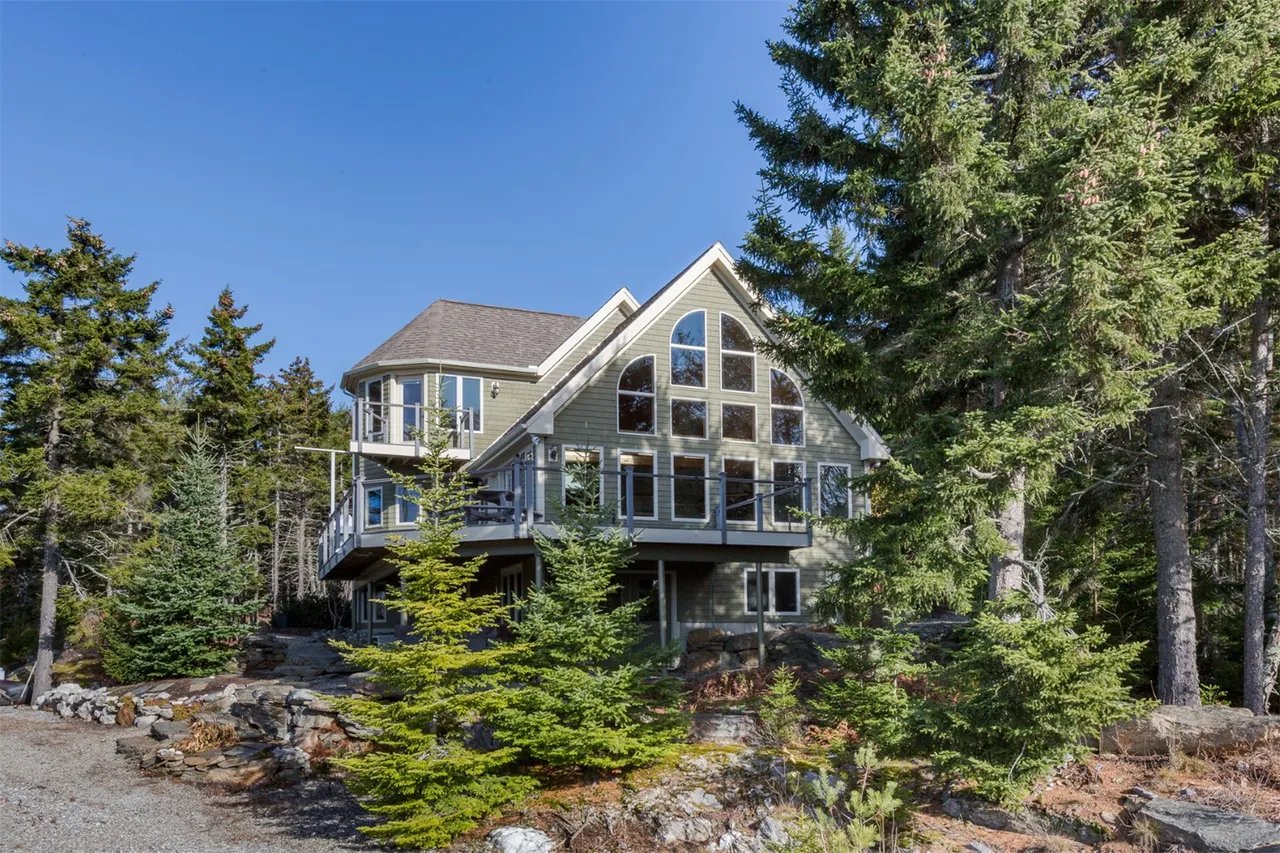 Home For Sale – 8 Holly Hill Road, Harpswell, Maine 04079