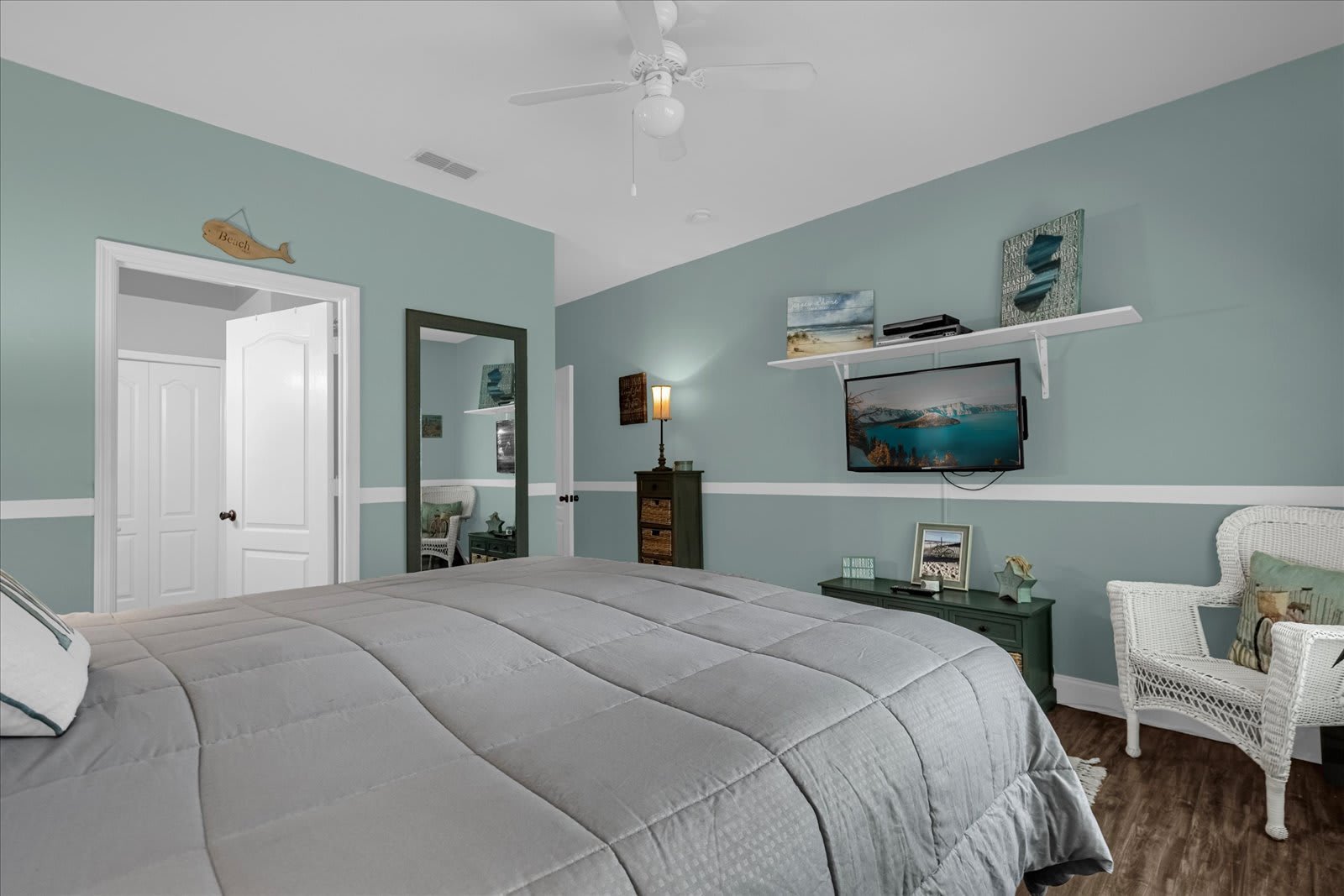 5008 MANGROVE ALY #202