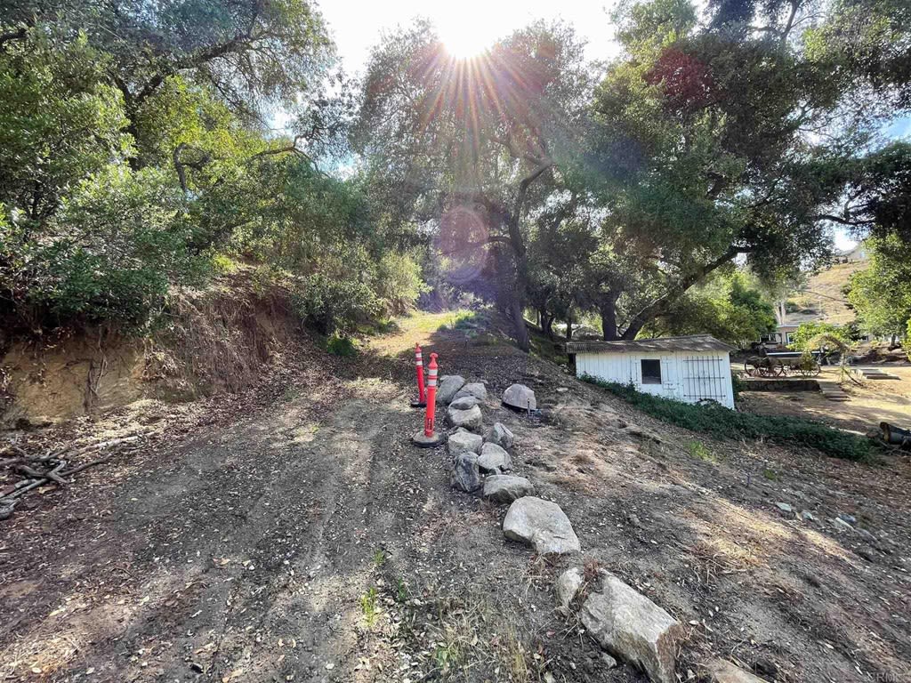 1027 S Live Oak Park Dr