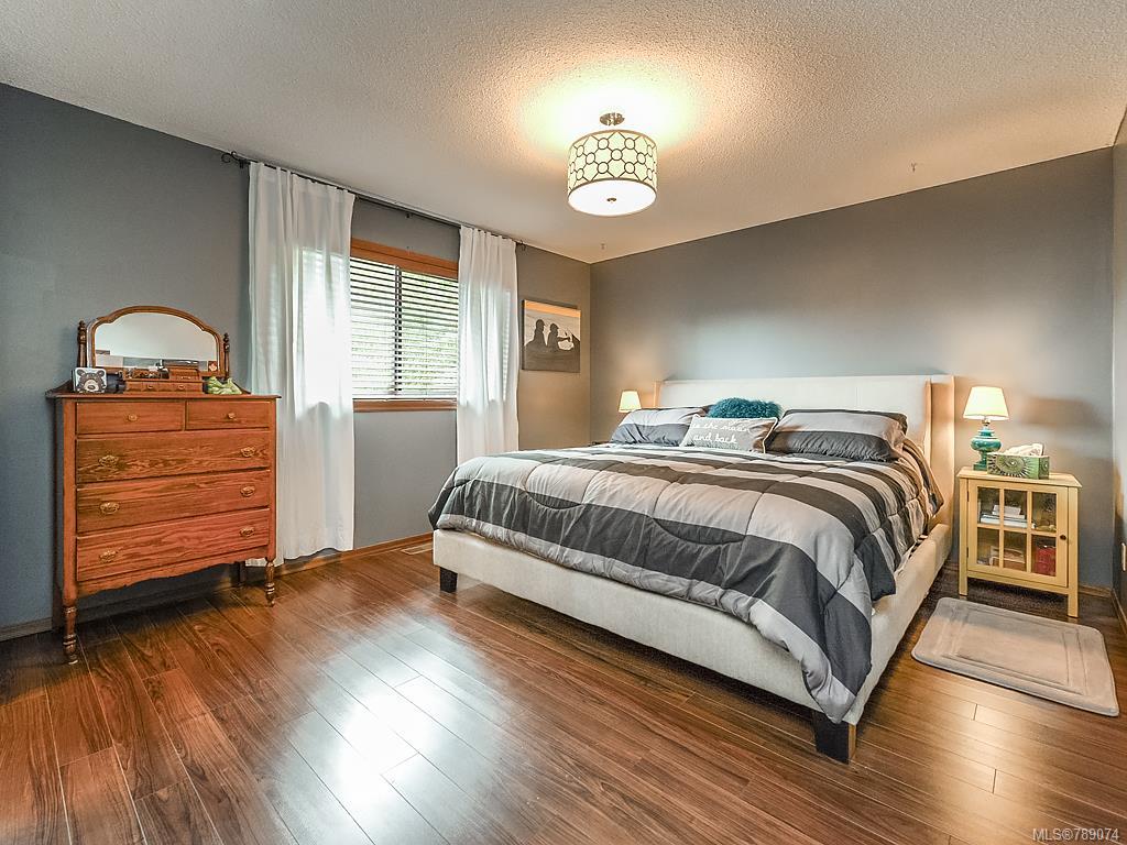 4257 Moorpark Pl, Saanich