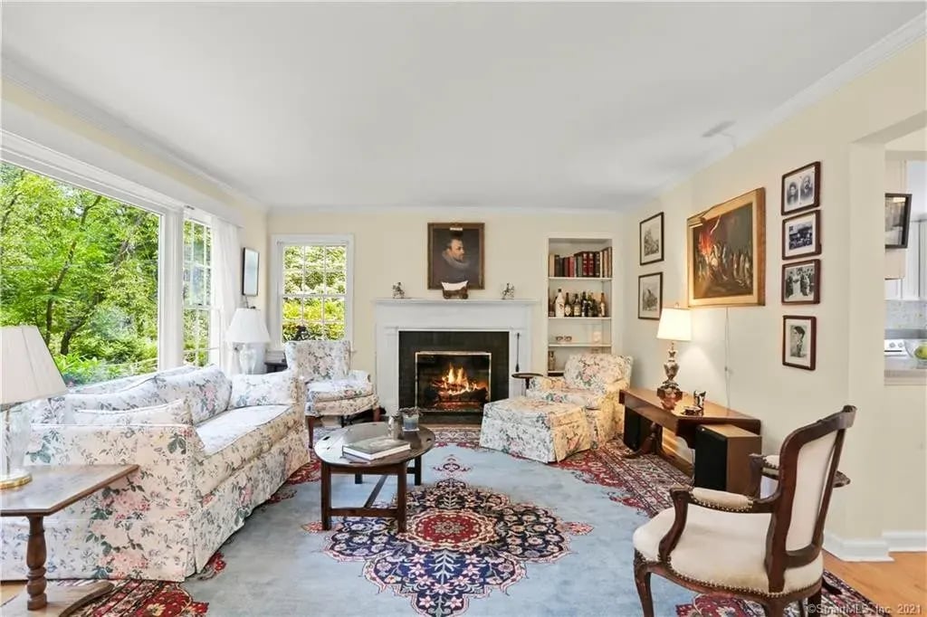 15 Hitchcock Rd